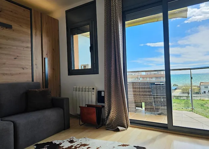 Front Canet Apartment
