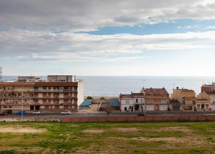 Apartment Front Canet